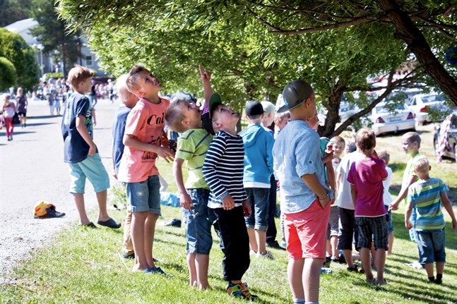 I år kan laestadianerna samlas till sommarmöte igen, men med strikta begränsningar. Bilden är en arkivbild från ett tidigare sommarmöte vi Punsar bönehus.