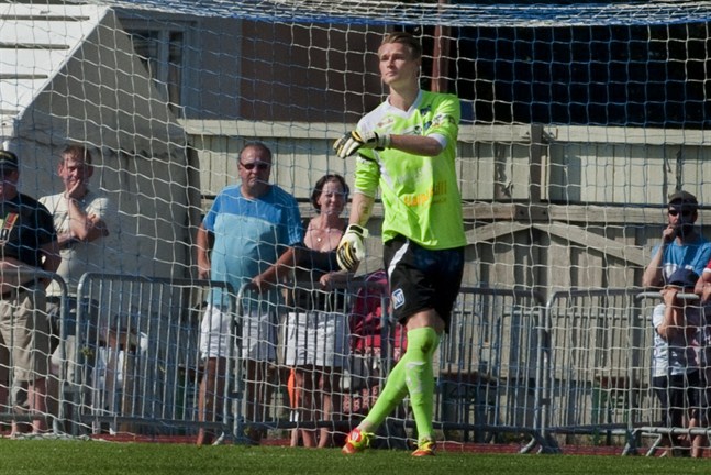 Jesse Öst hade en lugn match mellan stolparna mot KPV.