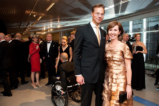 Hans Sohlström med hustru Catarina Eklöf-Sohlström, båda ursprungligen från Pederöre och Jakobstad på presidentmottagningen.