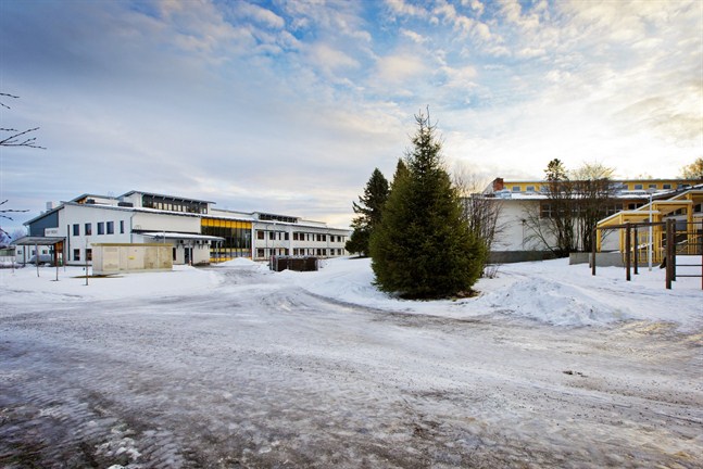 Solf skola kan byggas ut i sommar.