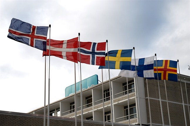 Misslyckandet med att hantera coronakrisen gemensamt är enligt forskare Johan Strang ett tecken på att samarbetet i Norden inte fungerar som vi trodde.