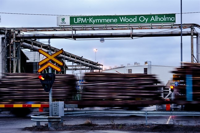 Alholmens såg berörs både av Industrifackets strejk och arbetsgivarsidans blockad. Strejken inleds den 9 december ifall den blir av.