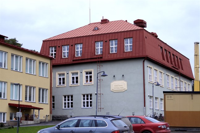 Finska gymnasiet i Kristinestad är i landskapstopp i STT:s jämförelse.