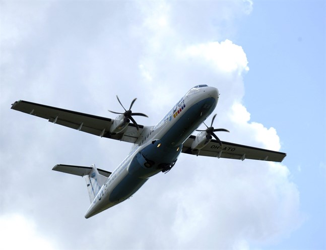 Flybes konkurs påverkar inte trafiken på Vasa flygstation. I fjol anlitade SAS det på linjen Vasa–Stockholm, men i år är det estniska Xfly som trafikerar linjen.