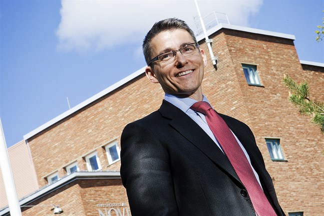 Örjan Andersson, rektor vid Novia, ser fram emot att samarbeta med kollegerna vid yrkeshögskolan VAMK.