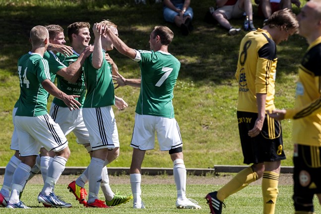 Grönvita HBK lirar fotboll i division 4 sommaren 2020.