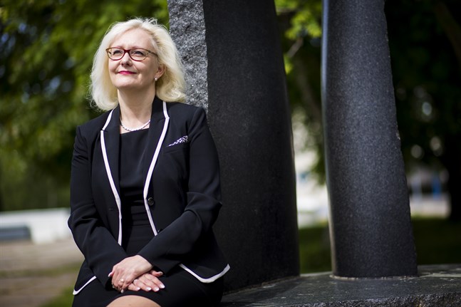 Åsa Stenbacka, rektor för Vasa yrkesinstitut, säger att stängning är rätt beslut.