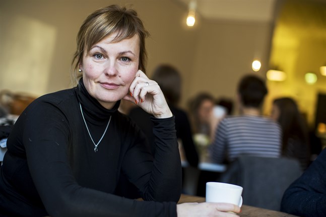 Sara Jungersten söker sig ofta till ett café för att skriva.