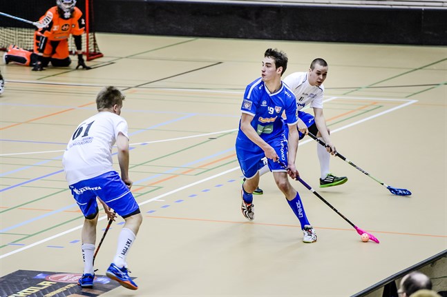Tommi Tilus (blå tröja) återvänder till Nibacos.
