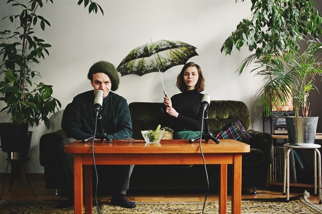Alfred Backa och Linnea Portin har podden "kapseln" tillsammans.
