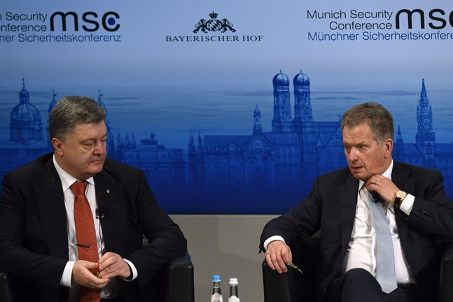 Ukrainas president Petro Poroshenko och president Sauli Niinistö träffades på säkerhetskonferensen.