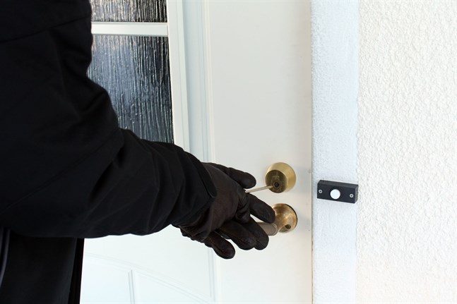 Polisen har haft en arbetsam helg med över 20 inbrott i Vasa.