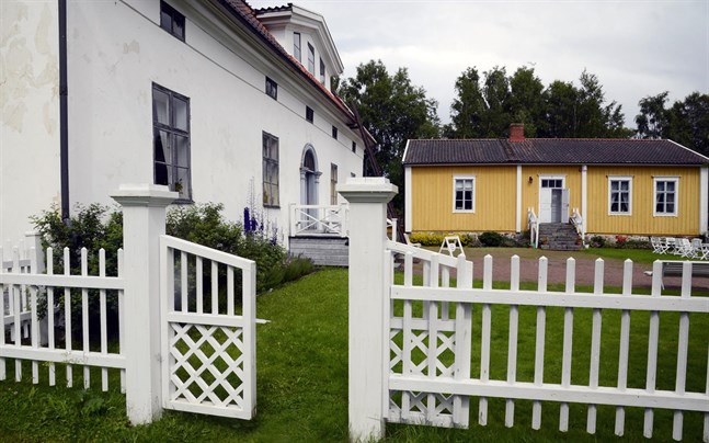 Det blir lugnt på Kuddnäs i sommar, Fältskärns berättelser skjuts fram ett år.
