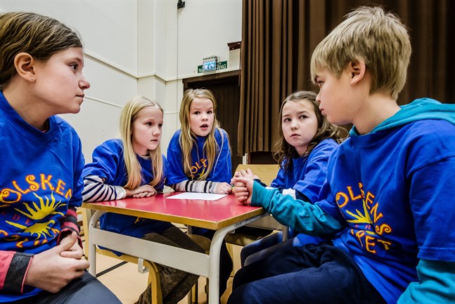 Adriana Dalhem, Wilma Kainberg, Lilja Läspä, Ida Lillrank och Birk Ahlskog ingick i det vinnande laget.