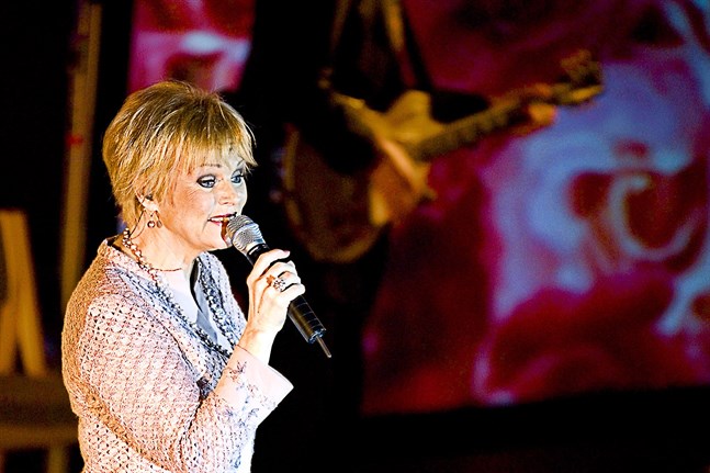 Katri Helena är en levande legendar i Finland. Hennes liv skildras i en musikal som sätts upp på stadsteatern i Vasa.