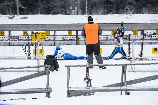 På lördags avgörs årets upplaga av Mellersta Österbottens Biathlon Games på Larsmo Idrottspark.