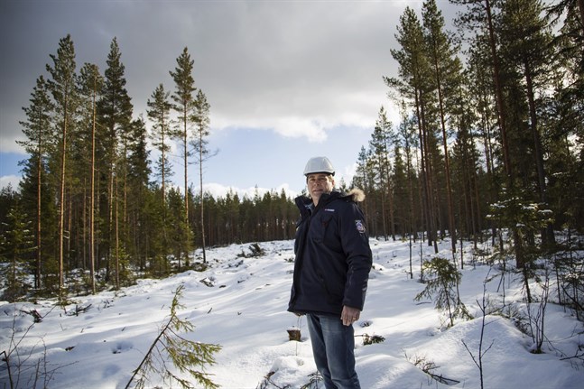 Ingmar Sjöblad på området i Långmossa som kan bli vindkraftspark i framtiden.
