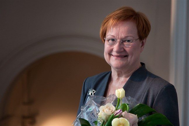 Svenska folkskolans vänner delade ut sina pris, medaljer och vistelsestipendier för år 2016 i Helsingfors på onsdagen. Finlands president Tarja Halonen var en av pristagarna.
