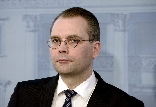 Försvarsminister Jussi Niinistö (Sannf).