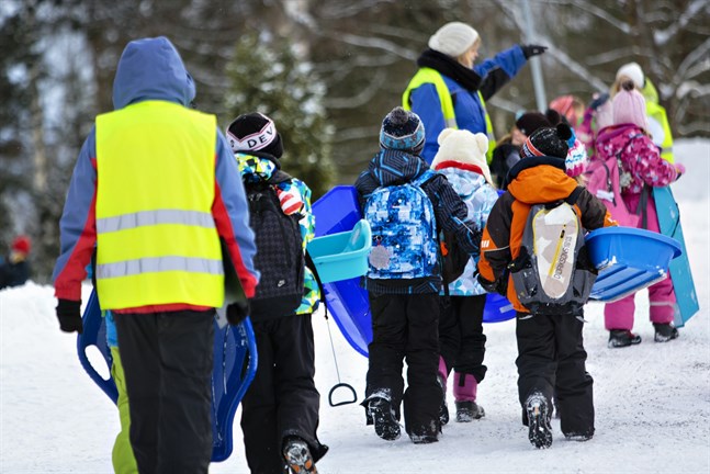 Nästa läsår blir morgon- och eftermiddagsverksamheten för skolbarnen i Övermalax tvåspråkig.