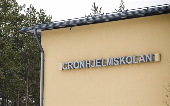 Rektorsfrågan i Cronhjelmskolan har ännu inte nått sitt slut.