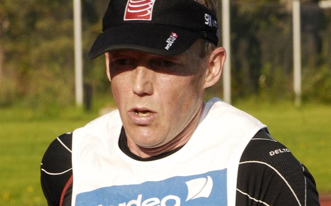 Marko Löija på löpbanan i samband med Ärevarvet.