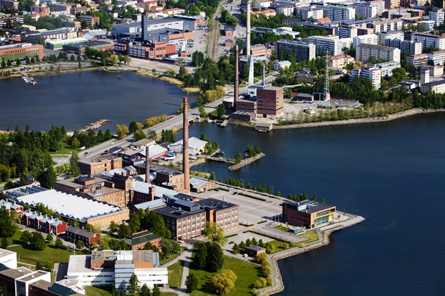 Frågan om vilken stad som skall vara Vasa läns huvudort utgår från gamla tiders tankesätt där regioner och städer ställdes mot varandra, skriver Matias Mäkynen. Bilden visar delar av Vasa.