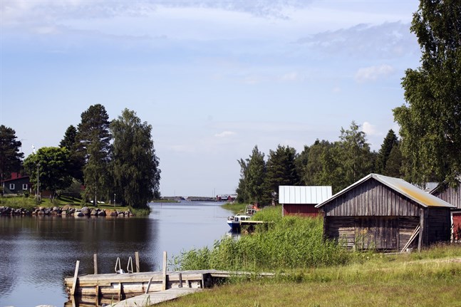 Sommarösund muddrades för några år sedan, och är en idyll både för sommargäster och bybor.