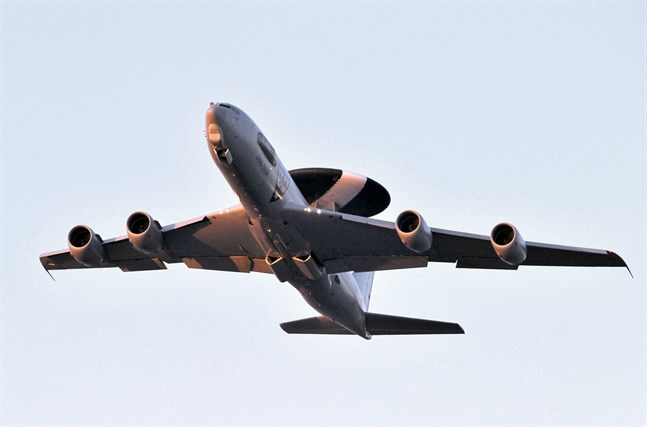 Pentagon har inte en tanke på att ha påslagna transpondrar under underrättelseflygningar över Östersjön inom ryskt synhåll, säger en källa.