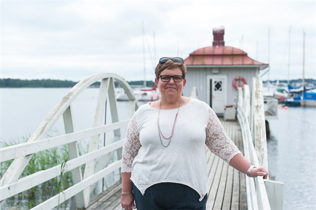 Catarina Silvander har varit verkställande direktör för Villa Elba sedan år 2000. På ungdomscentret blandas språken rikligt utan problem.