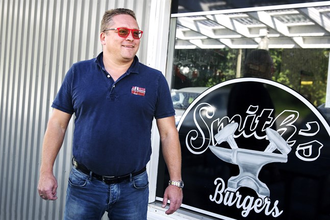 Timo Kuusisto äger fastigheten där Smith's Burgers finns, men en annan företagare hyr fastigheten och driver verksamheten.