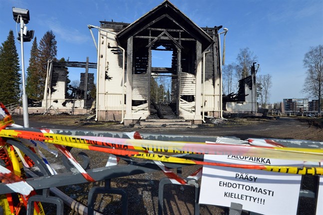 Kyrkan i Ylivieska brann ner på påskafton i år.
