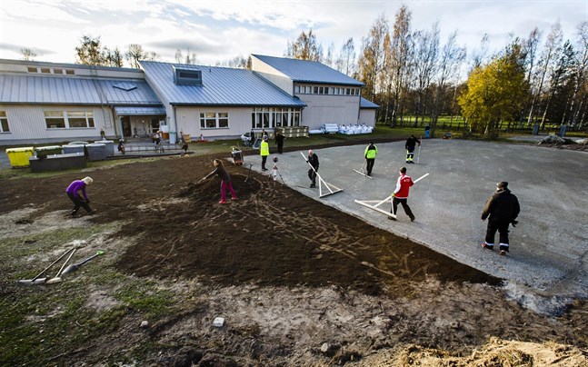 Två sökande för tjänsten som rektor vid Kyrkostrands skola.