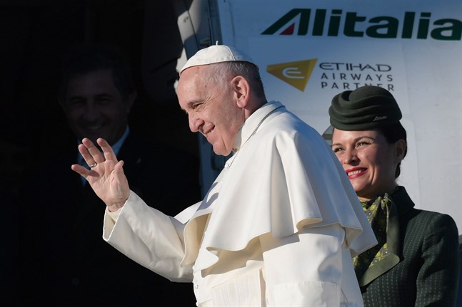 Den finska biskopen träffar påven Franciskus i Vatikanen nästa vecka. Här är påven under ett på besök i Sverige.