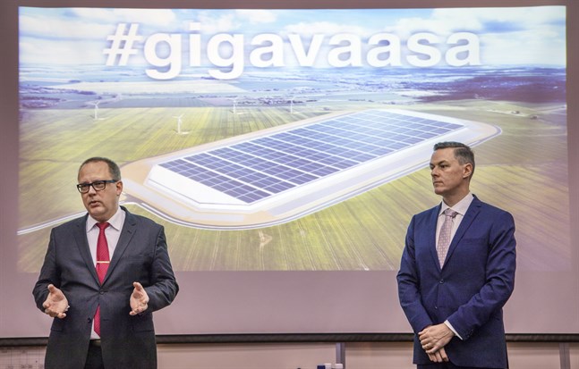 Stadsdirektör Tomas Häyry och Toni Laturi presenterade Gigavasa-projektet dagen före självständighetsdagen år 2016, det har nu snart gått tre år sedan dess.