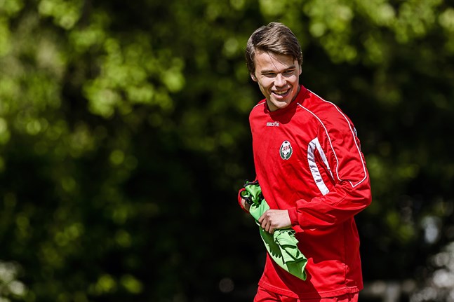 Simon Skrabb är nu klar för Brescia.