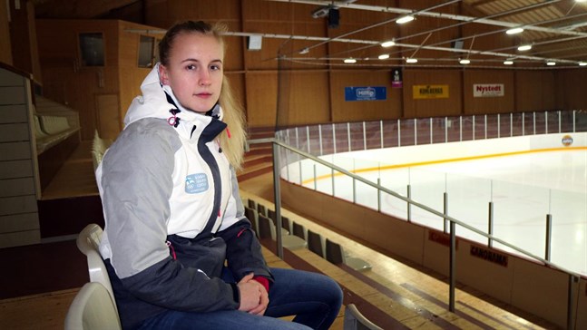 Jenniina Nylund från Jakobstad kan få chansen att spela VM-hockey i vår.