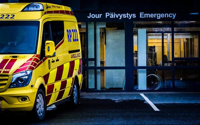 Servicen för finskspråkiga inte blir bättre genom åsiktsundersökningar om man inte vidtar tillräckliga åtgärder genom samarbete mellan tjänstemän och beslutsfattare, skriver Helinä Sipinen.