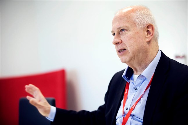 Vesa Laisi säger att en organisation är under hård press när det oväntade sker.