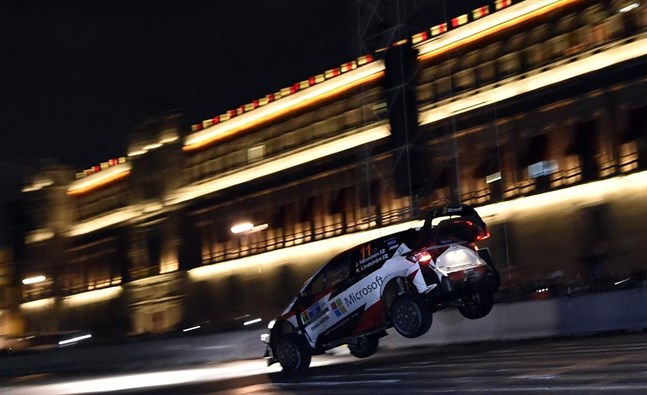 Juho Hänninen höll bra fart när VM-rallyt i Mexiko inleddes.