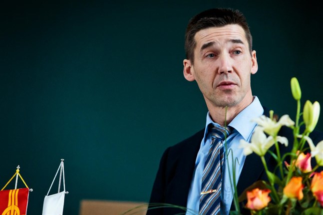 Ben Antell är teknisk direktör i Korsholm. Han tror att beslutet om att hålla friluftsbadet stängt kan leda till större satsningar i framtiden.