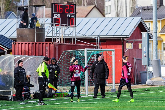 Keijo Paananen och Andrea Ström är tillbaka i FC United. Här i en match mot TuWe den 22 april 2017.