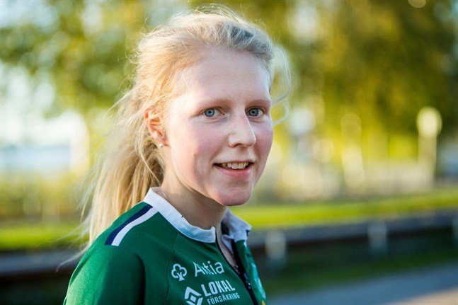 Julia Järveläinen knep DM-guldet på medeldistans i Närpes.