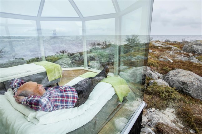 Freddi Skott och Kalles Inn i Klobbskat lockar turister med unika glashus.