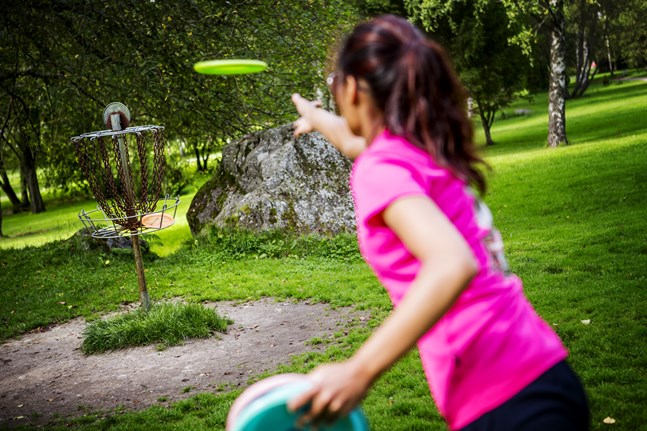 Frisbeegolfbanan i Sandviken har länge varit den mest populära banan. – Åtminstone bland nybörjare i Vasa, säger Patrik Nygård som är vice ordförande för Wasa Disc Golf Club.
