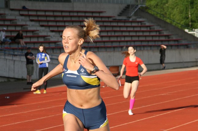 Wilma Lassfolk vann damernas 400 meter vid Tomatspelen.
