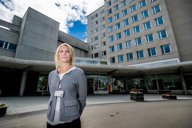 Marina Kinnunen gläder sig över sjunkande siffror men påminner om att epidemin inte är över. Bilden är tagen före epidemin.