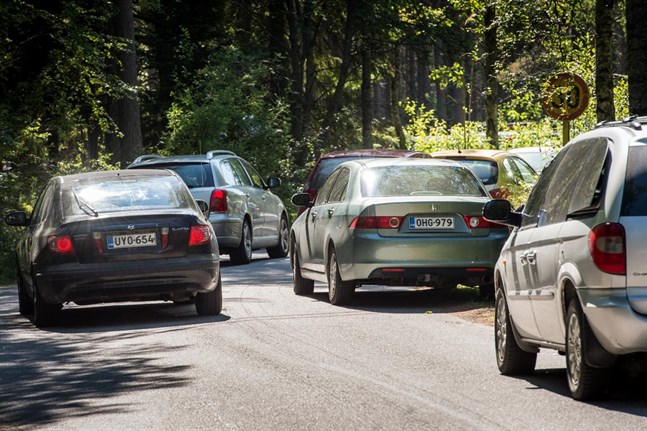 Så här brukar det se ut längs Fäbodavägen under varma sommardagar.