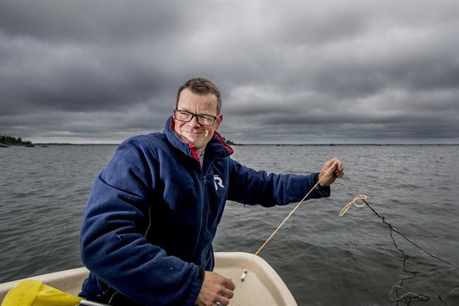 Vincent Westberg lämnar ordföranderollen i regionala skarvgruppen. Han hoppas nu närmast på att skarven ska börja hanteras av viltcentralerna.