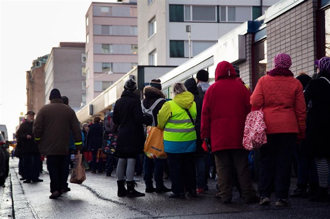 Det blir ingen brödkö på Handelsesplanaden på ett tag eftersom Mathjälp Vasa tvingats sätta verksamheten på paus på grund av coronaviruset.